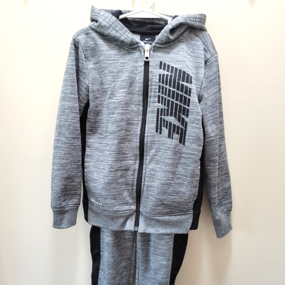 NIKE Dri-Fit Boy's Jacket & Joggers Set!! 🏃‍♂️